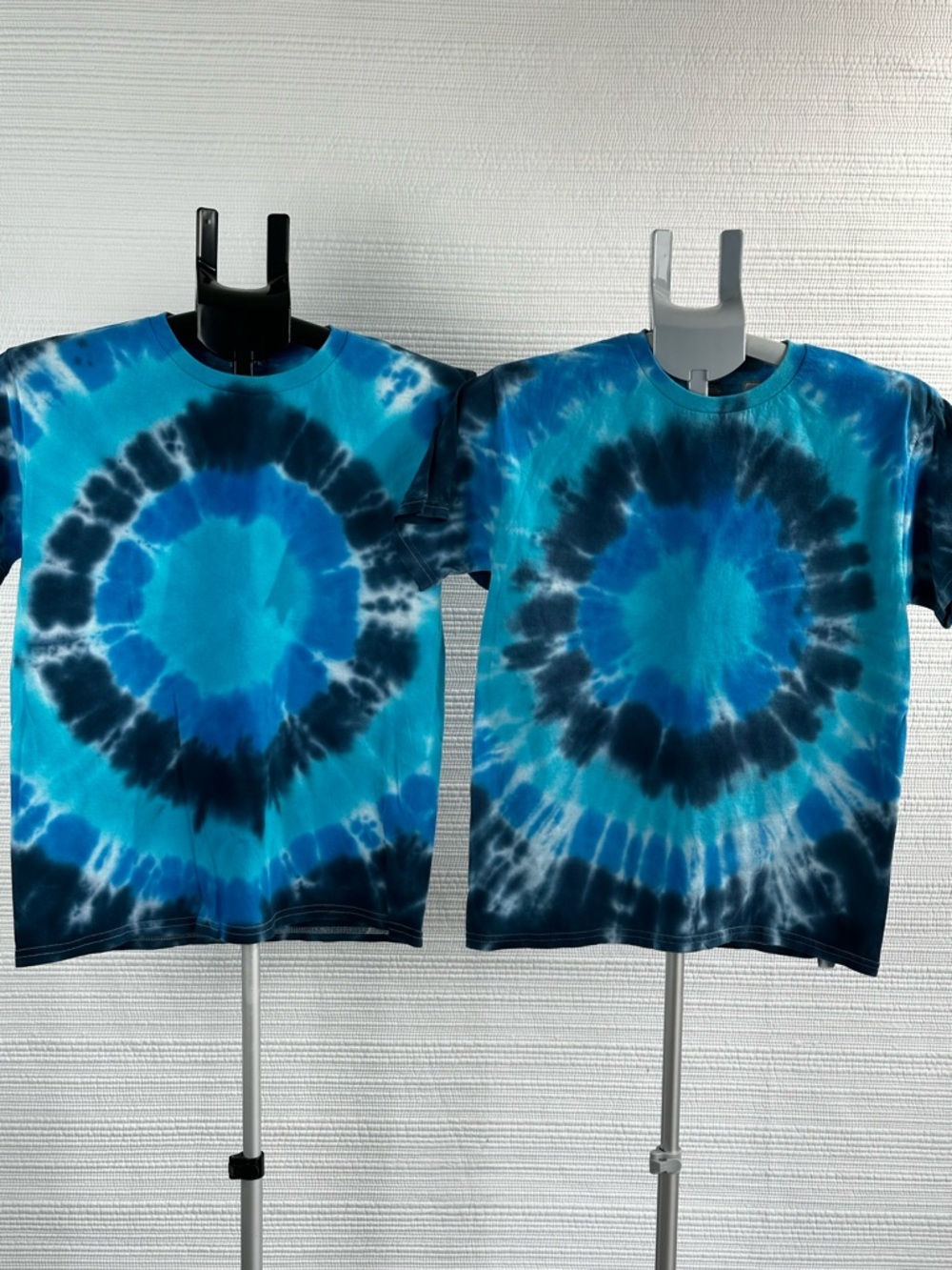 Gildan Blue Ocean Tie Dye Tee – Y2K Surf Aesthetic Spiral Shirt (Youth L)